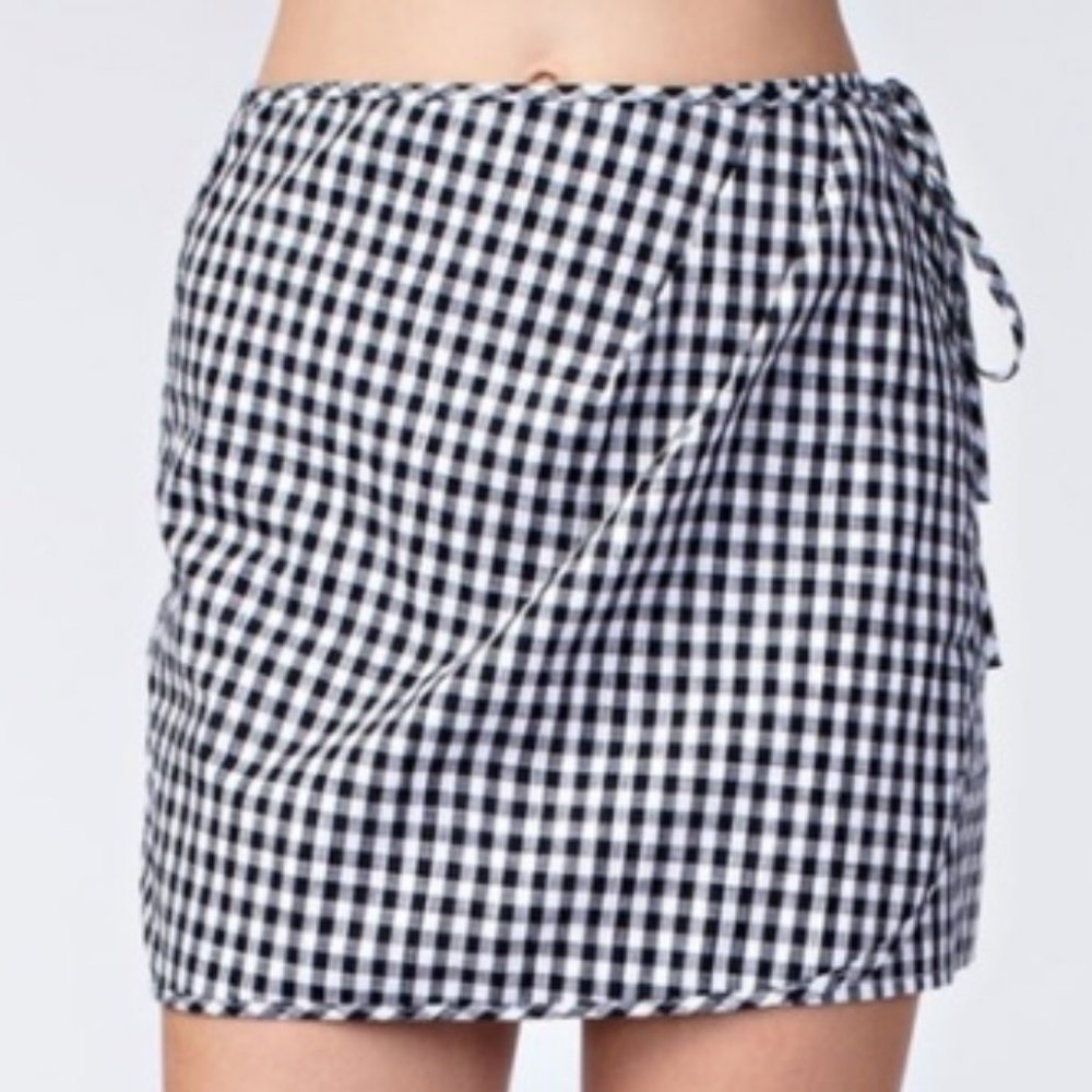 Wild Honey Black/white Gingham Side Tie Wrap Skirt - Picture 4 of 4